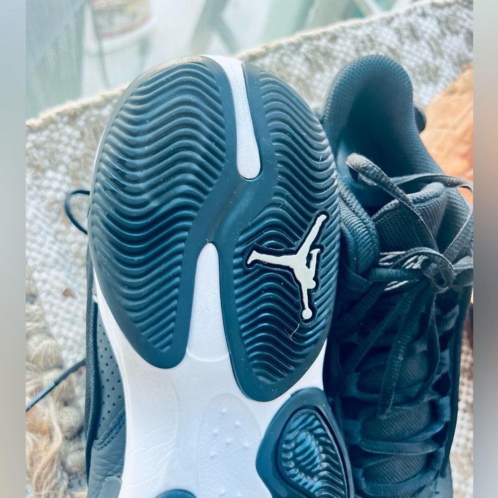 Jordan Max Aura 4 Black Metallic Silver mens size 9.5 Like new style DN3687-002 - Picture 7 of 10